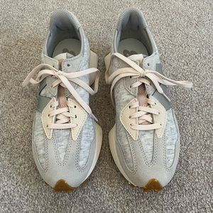 New balance 327 sneakers size 7